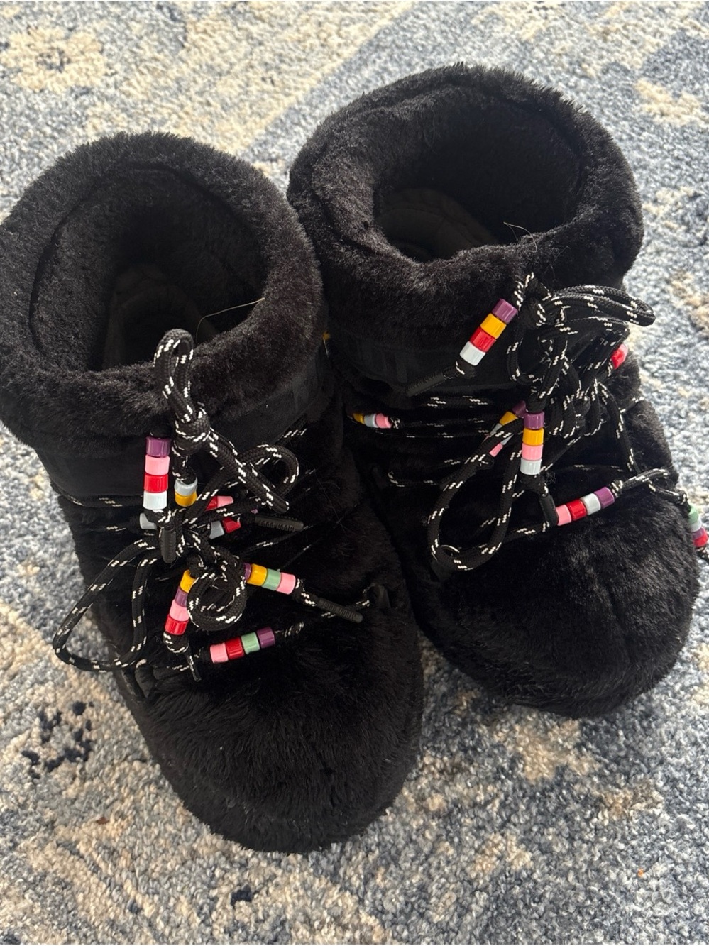 Black moon boots